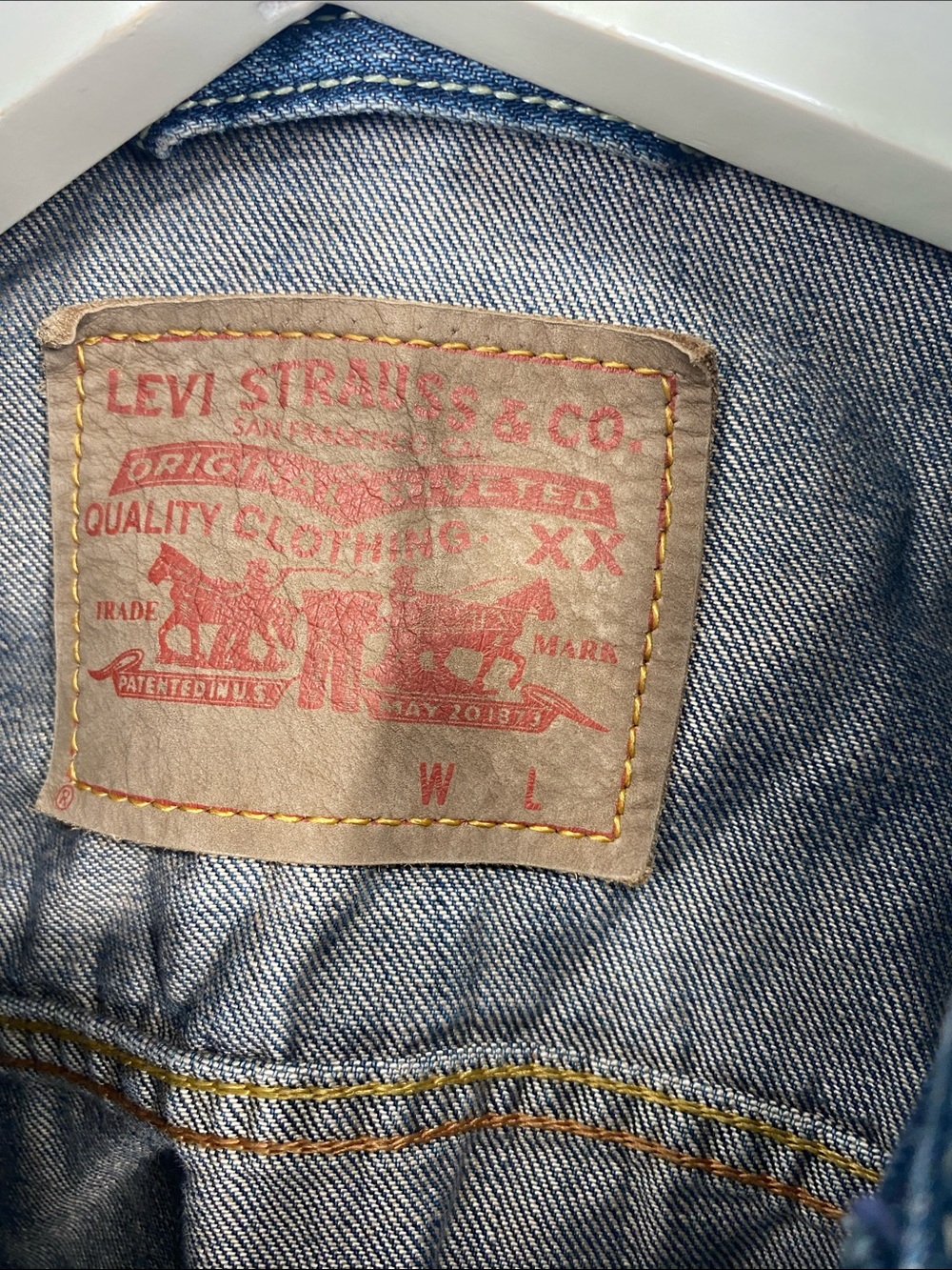 Levi’s Distressed Bleach Wash Denim Jacket Medium Cropped Trucker SZ M - Picture 4 of 7
